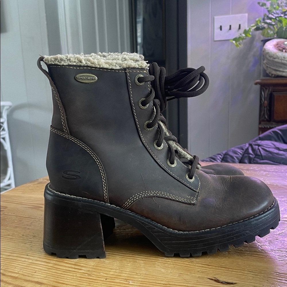 Vintage Skechers Women's Dark Brown Lace-Up Boots